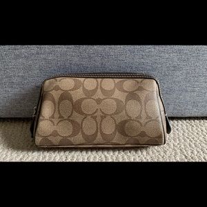 Coach brown/tab make up bag